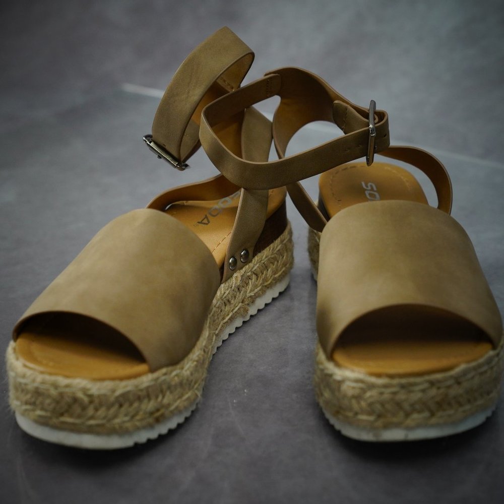 SODA Platform Espadrille Sandals